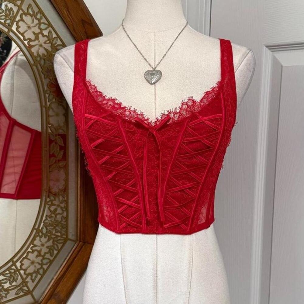 NWT Victoria's Secret Romantic Red Lace Up Design Cropped Sweetheart Bustier Bra